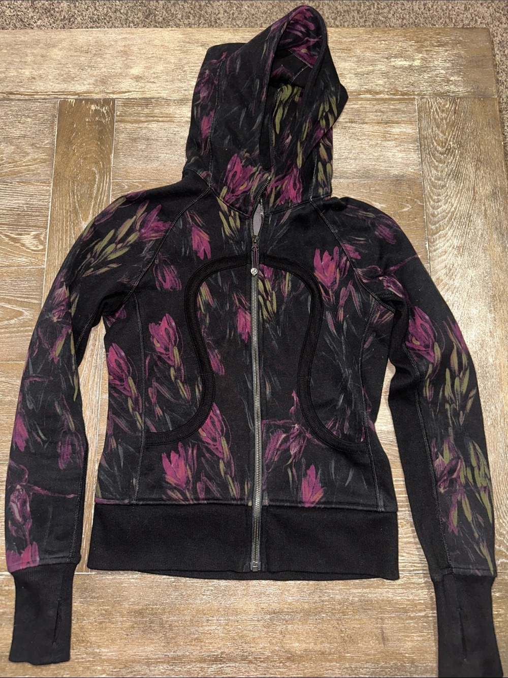 Lululemon Scuba Floral Zip Hoodie Size 4 Black Purple Thumbhole Jacket